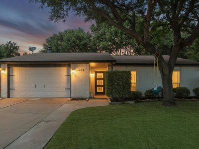 6909 Arborbrook Dr