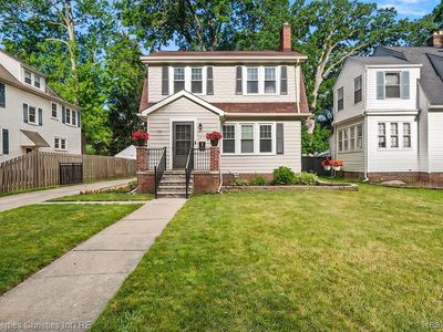 1033 Maplegrove Ave