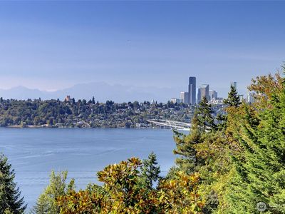 6950 SE Maker Street