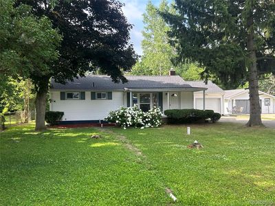 6182 Surrey Ln