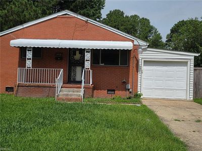608 Edinburg Ave