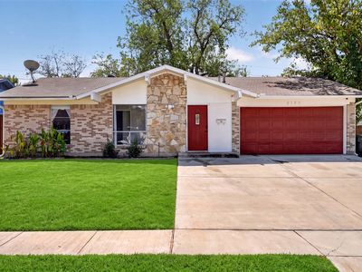 2130 Bowie Dr