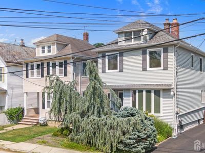 49 Broad St