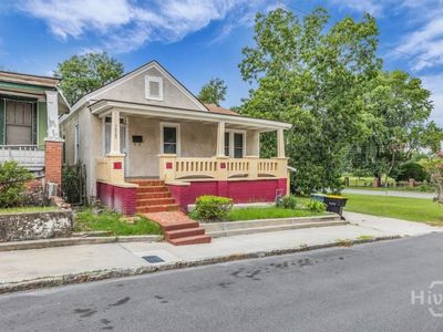 1023 W 37th Street