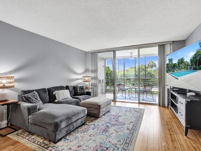 4200 Oaks Terrace #203