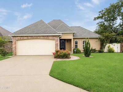 100 Tall Oaks Ln