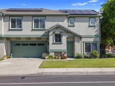998 E J St