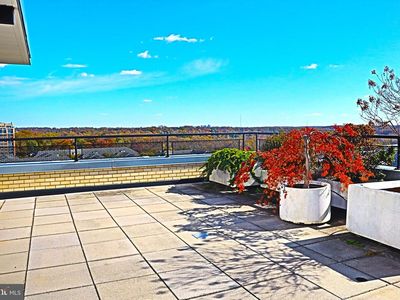 10401 Grosvenor Pl APT 1704
