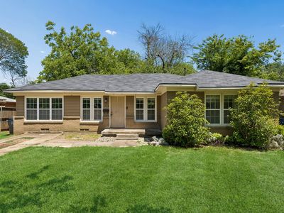3228 E Perryton Dr