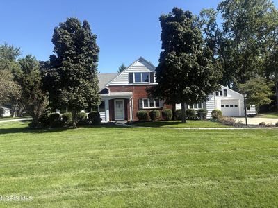 710 Fairview Ave