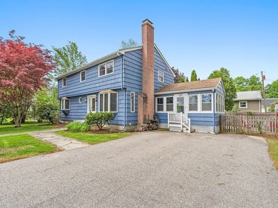 6 Hovey Ave
