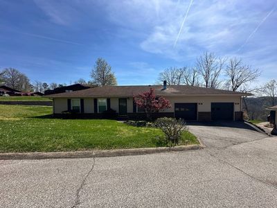 402 Bow Hunter Rd