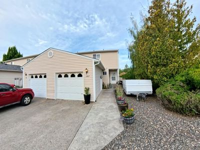 287 NW Clay Ct