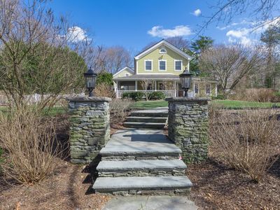 67 Gnarled Hollow Road