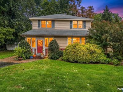 149 W Grand Avenue