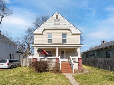 1411 Egleston Ave