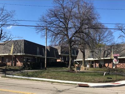2167 W Schantz Ave