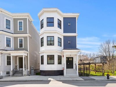 333 Maverick St Floor 2