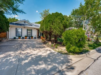 5304 Umbrella Pine Ct