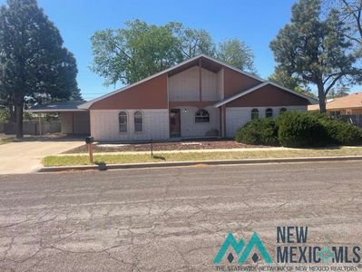 Property at 909 E Albertson Dr, Hobbs, NM