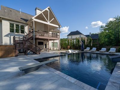 2069 Highland Gate Way