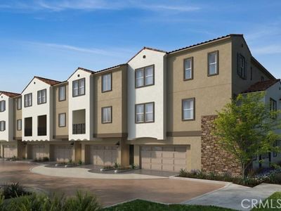 2420 E Lincoln Ave #3