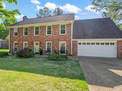 415 E Valleywood Dr