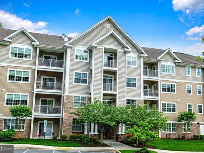 901 Macphail Woods Xing APT 4B