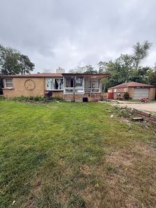 1255 Main St