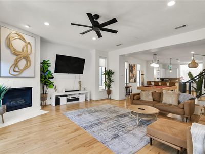 5213 Lillian St