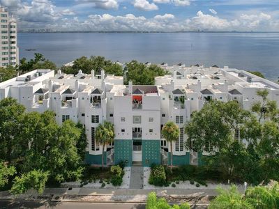 4950 BAYSHORE BOULEVARD #16