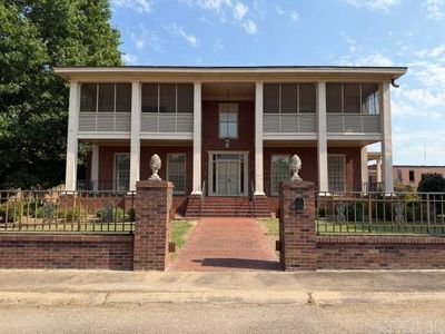 Property at 222 W 1st St, Dewitt, AR