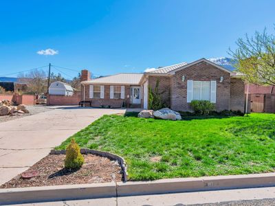 1177 S Mountain View Dr