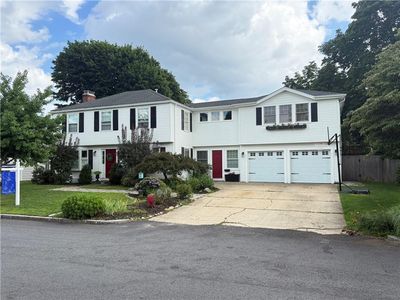 11 Beech Tree Rd E