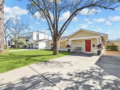 2103 Du Barry Ln