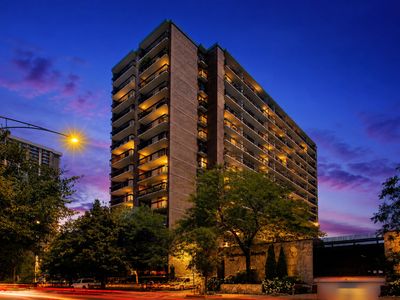 5901 N Sheridan Rd APT 16C