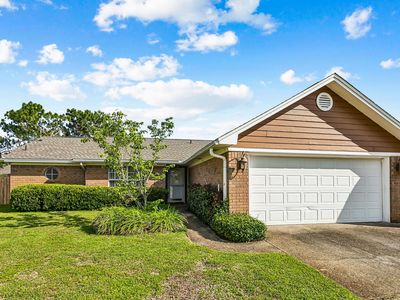 Property at 2201 Wedgewood Ct, Navarre, FL