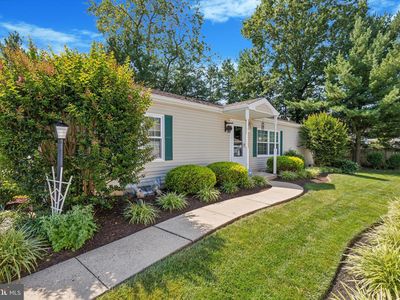 1095 John F Kennedy Dr