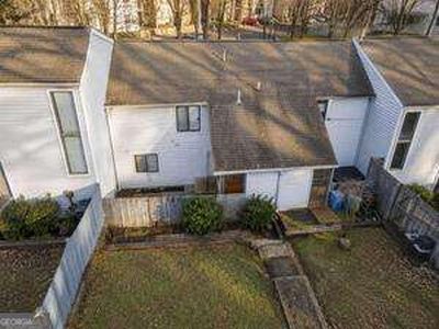273 Country Club Dr