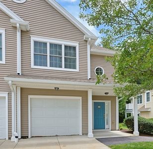 631 East St Unit J204