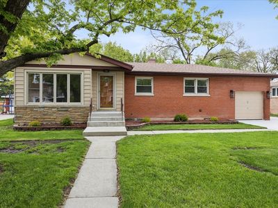 8759 Mobile Ave