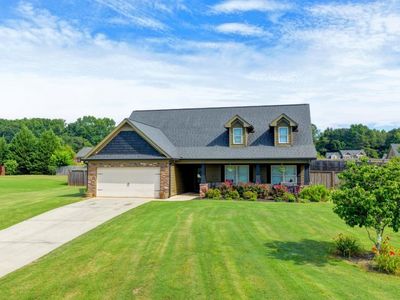 Property at 82 Lake Point Ct, Jefferson, GA