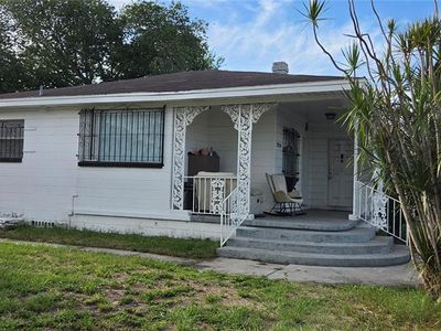 2414 E 8th Ave