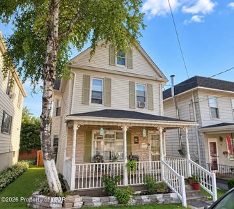 27 Thompson St