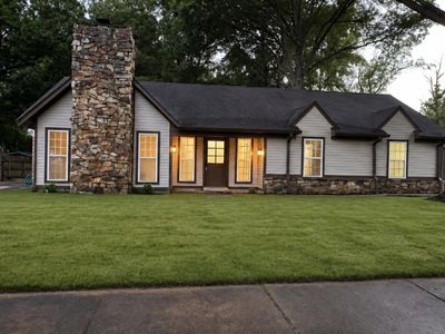 6113 Shade Tree Dr