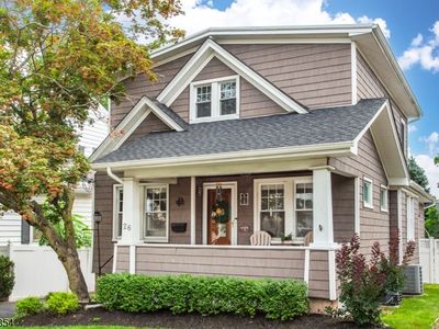 26 Dewey Ave