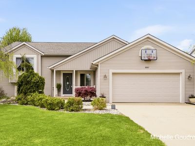 8997 Lenter Dr SE