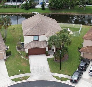 8909 Aubrey Ln