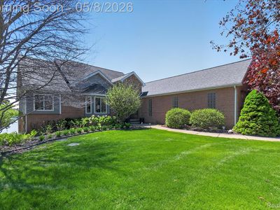 8955 Sandy Ridge Dr