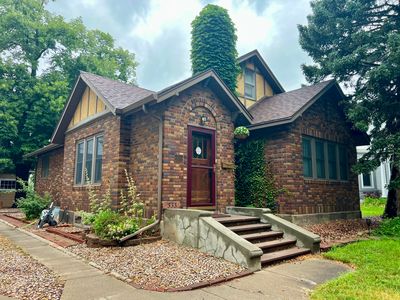 333 N Grand Ave